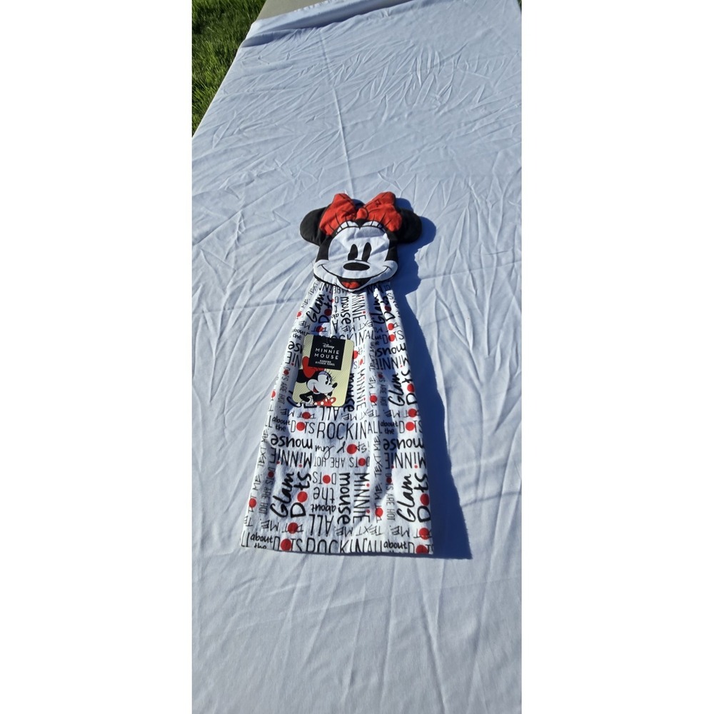 DISNEY HANGING KITCHEN TOWEL ~ MINNIE MOUSE ~ 13.5" X 22"